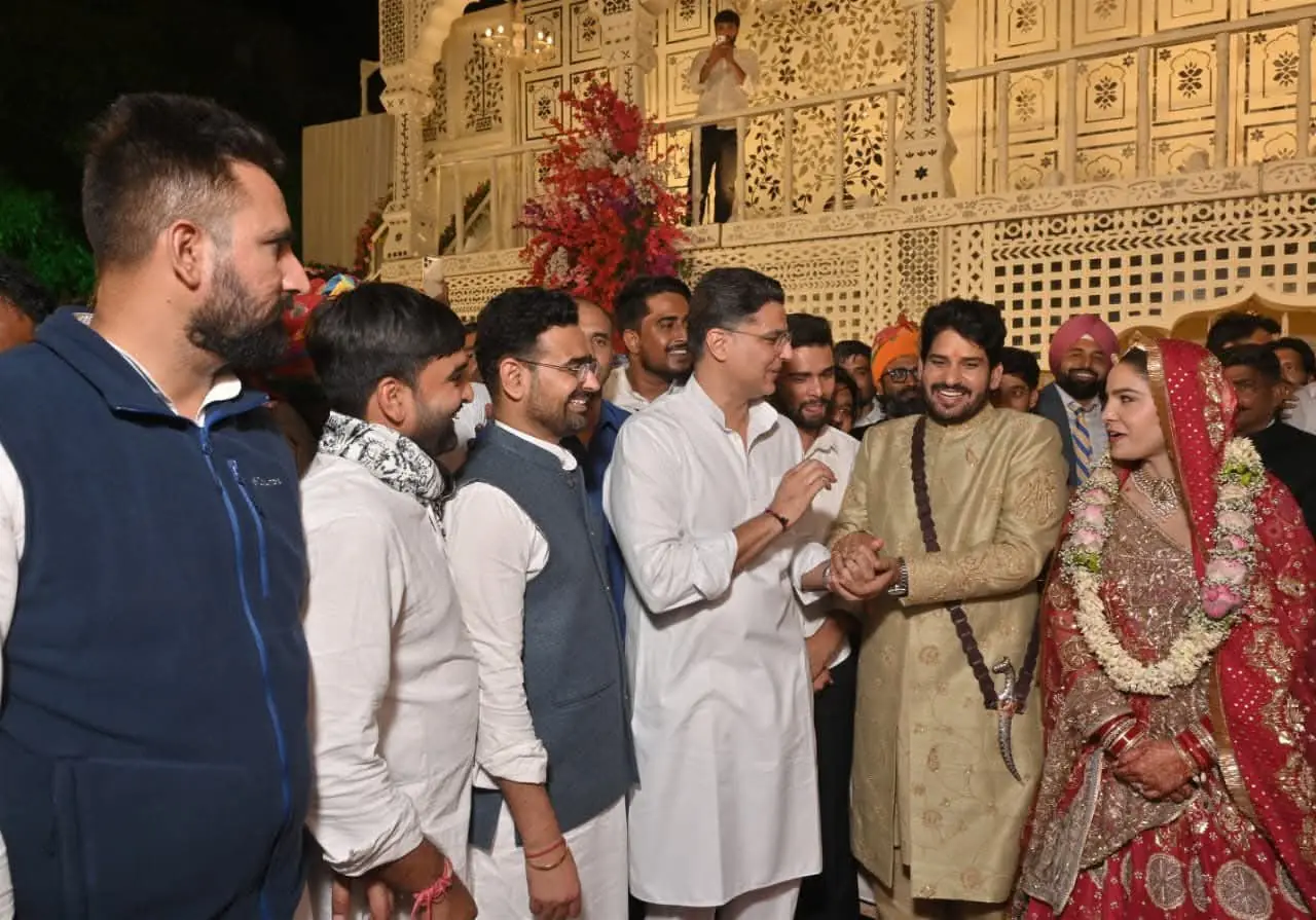 मुकेश भाकर कोमल मीणा शादी की शानदार तस्वीर, राजस्थानी ब्राइडल लुक में जज कोमल मीणा।